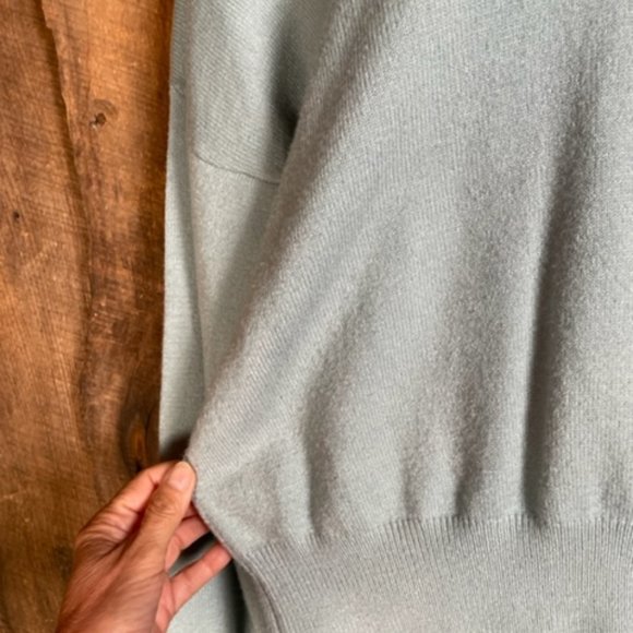 Philosophy Dusty Blue V-Neck Sweater - Size Medium - Picture 4 of 12